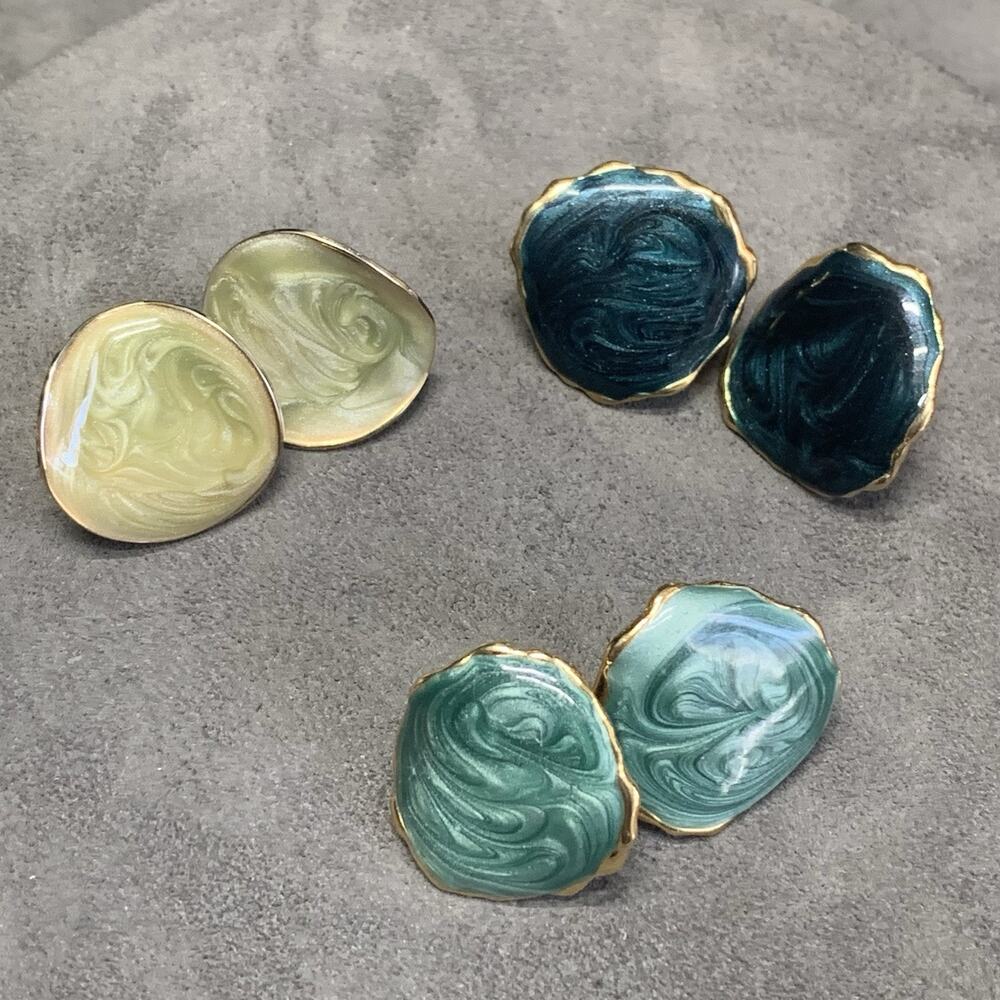 Vintage Crinkle Disk Earrings Gold Tone And Swirl Glitter Enamel 3 Pair Lot.